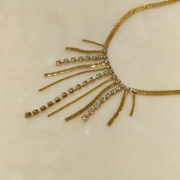 Gold toned Necklace - Picture 2 of 4